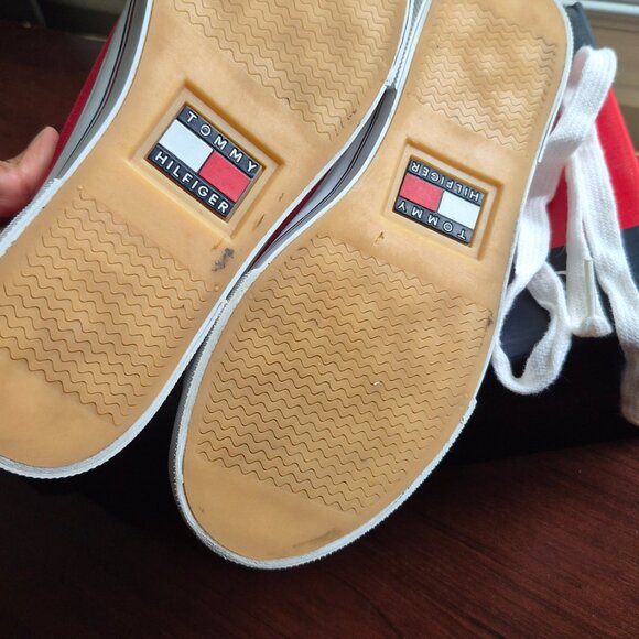 BNIB Tommy Hilfiger Sandals Shoes Red Womens 7M EU 37.5 - Picture 6 of 7